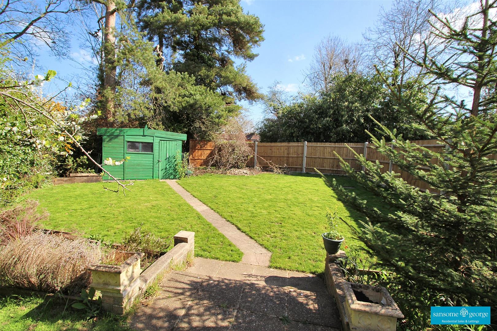 4 bed property in Southerndene Close, Reading